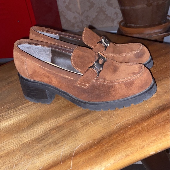 suede brown clogs - Picture 3 of 3